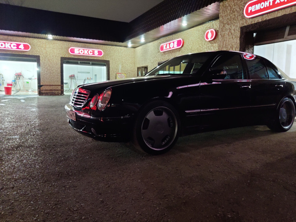 Mercedes Benz s666