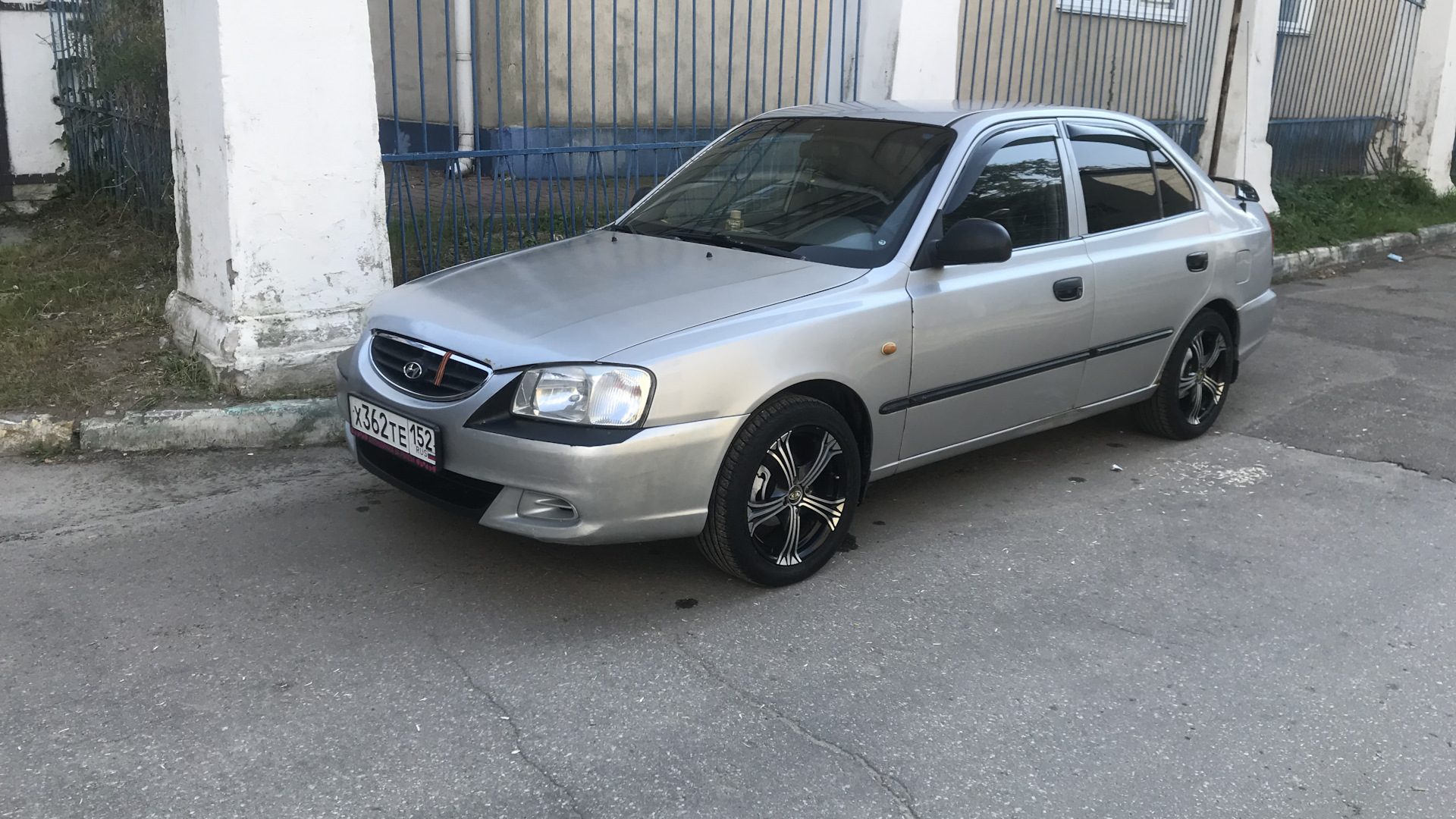 Hyundai Accent (2G) 1.5 бензиновый 2004 | Серая мышь на DRIVE2