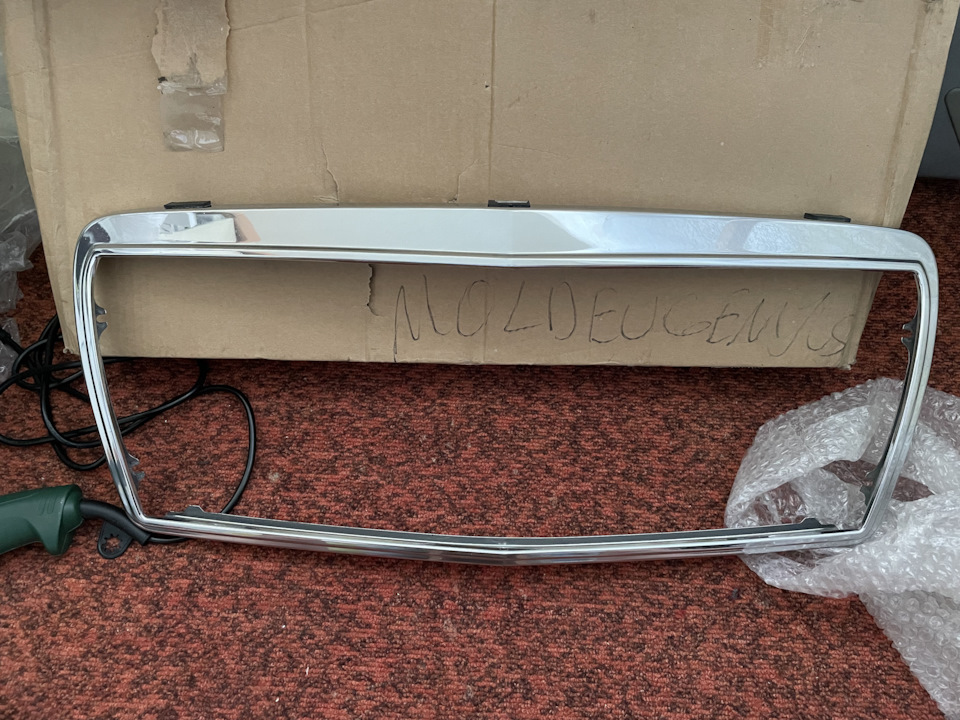 Оригинальная решетка капота Mercedes-Benz W124. — Mercedes-Benz E-Class ...