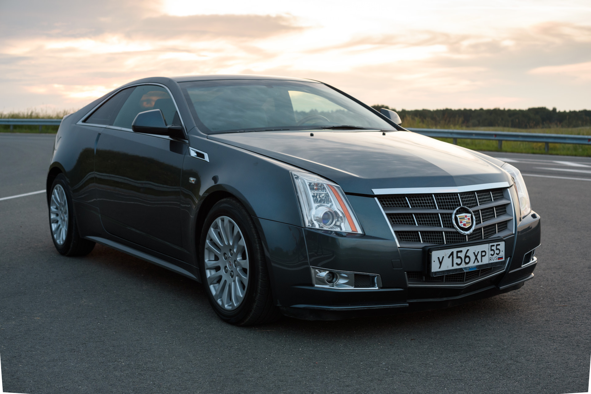 Катя кадиллак. Cadillac CTS 2000. Cadillac CTS 2001. Кадиллак CTS джип. Cadillac CTS 350t.