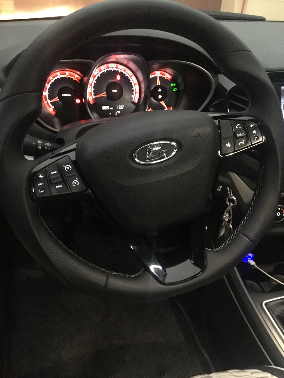 Анатомический руль Лада Веста — Lada Vesta (1G), 1,6 л, 2017 года ...