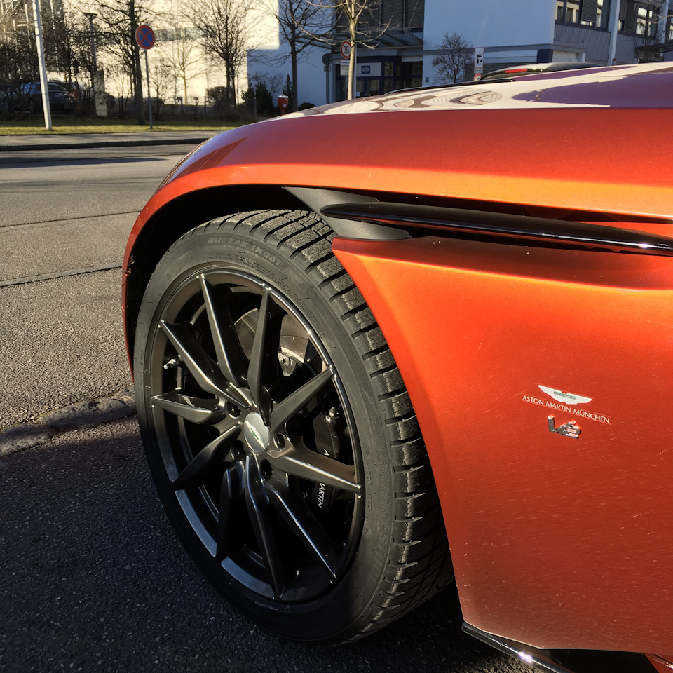 Резина на aston martin