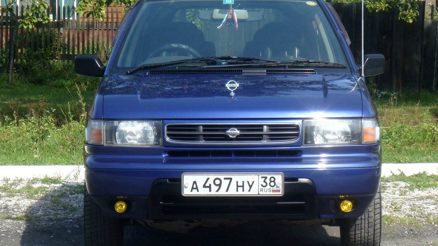 nissan prairie joy 1996