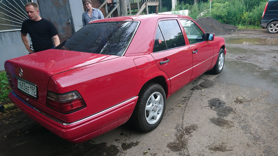 ииии…дверь-крыло разнотон! — Mercedes-Benz E-Class (W124)