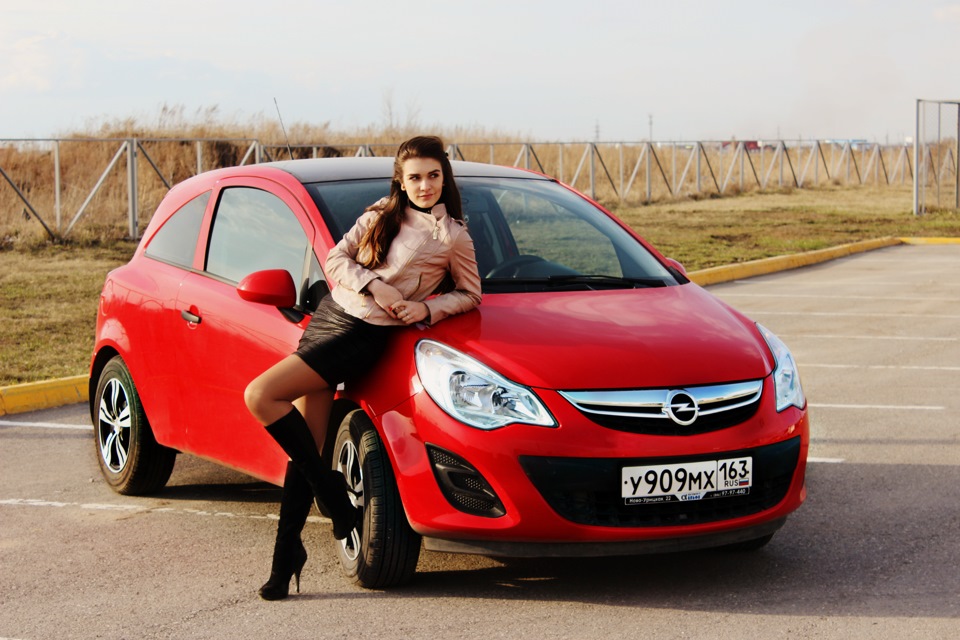 Opel Astra девушка