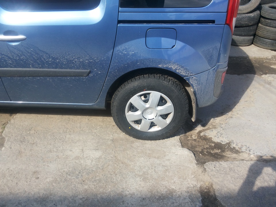 Резина 205 × 70 r 15 — Renault Kangoo (2013), 1,6 л, 2014 года | шины ...