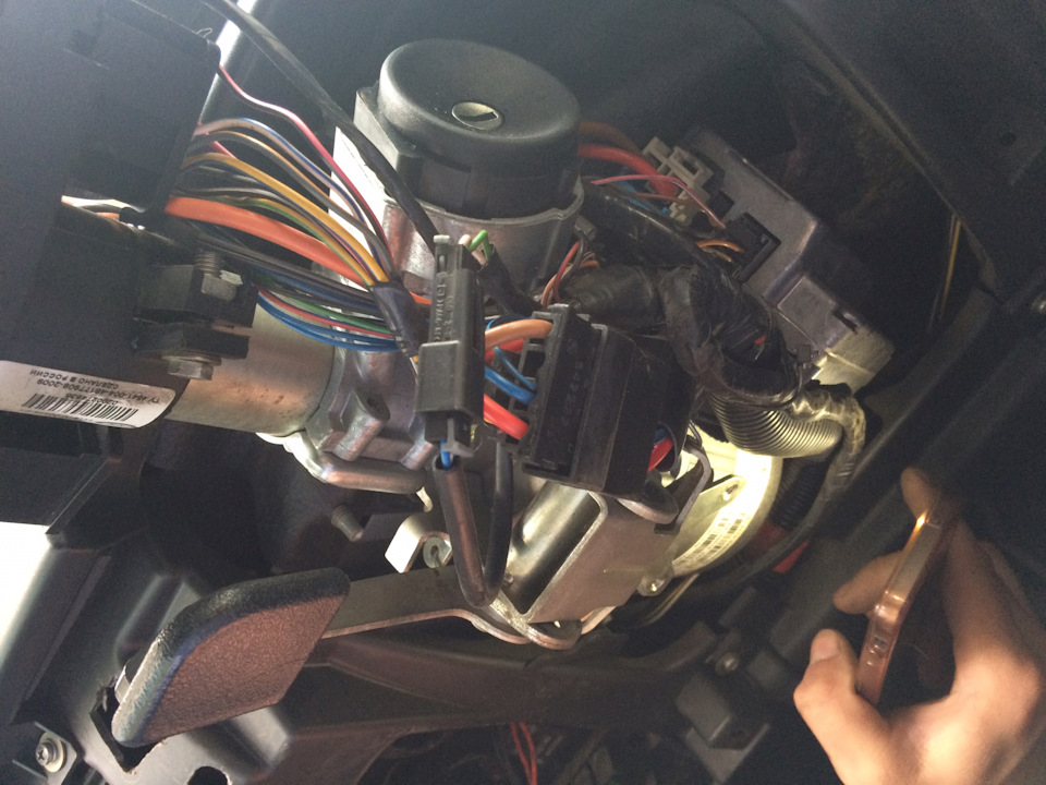 ЭУР и блок, а ещё кондер — Lada Приора хэтчбек, 1,6 л, 2011 года ...