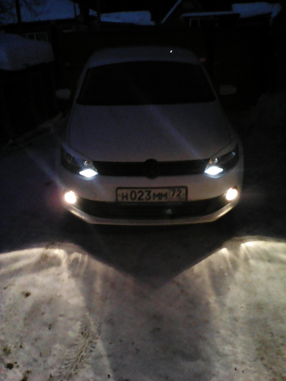 туманки — Volkswagen Polo Sedan, 1,6 л, 2010 года | стайлинг | DRIVE2