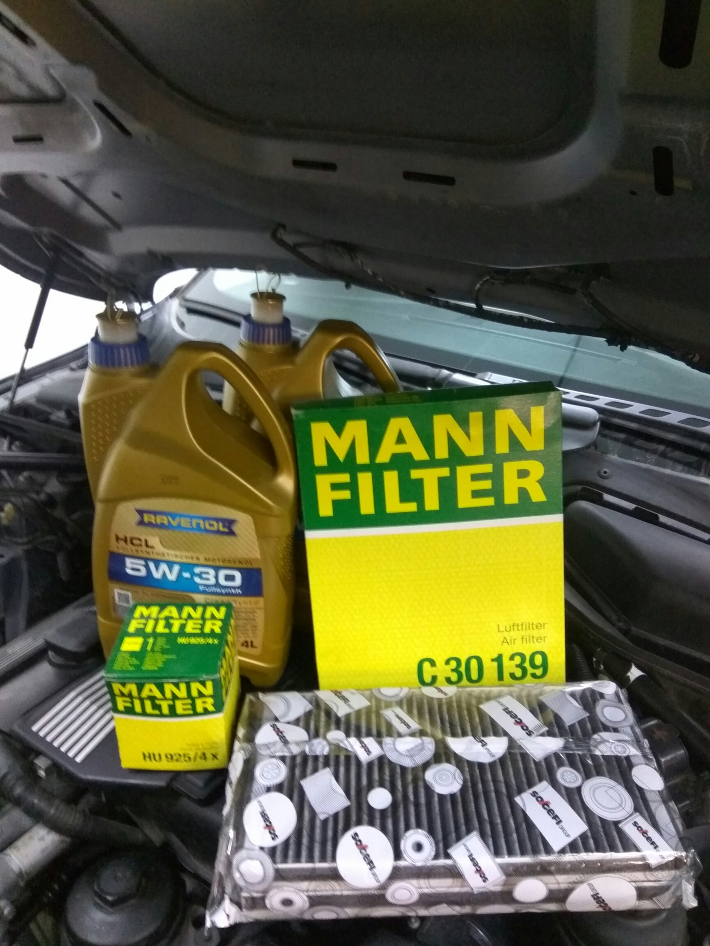 Фильтры при то. Фильтр масляный тигуан 2. Фильтры при то. Масляный фильтр бмв е34. Масляный фильтр.