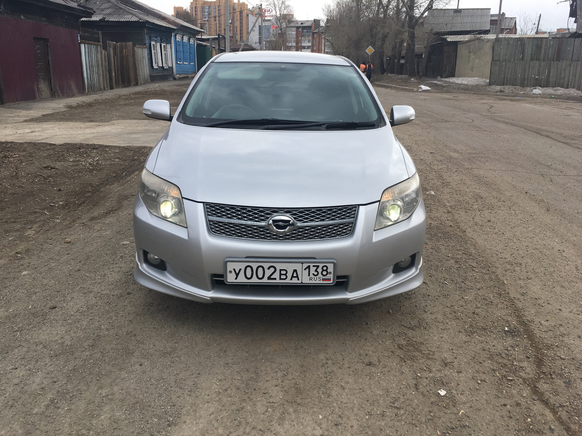 Тойота королла кузов замена. Линзы h4 Тойота Королла Филдер 121. Лампы Toyota Corolla Fielder 2004. Тойота Королла Филдер 2008 лампа ближнего. Toyota Corolla Fielder 2010 год светодиодные лампы.