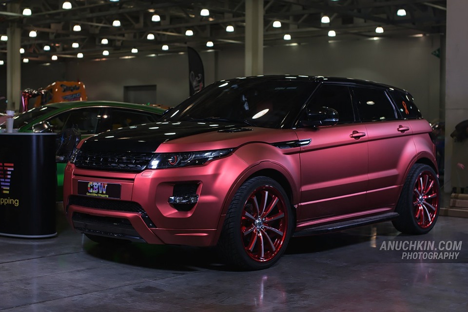 Range Rover Evoque розовый