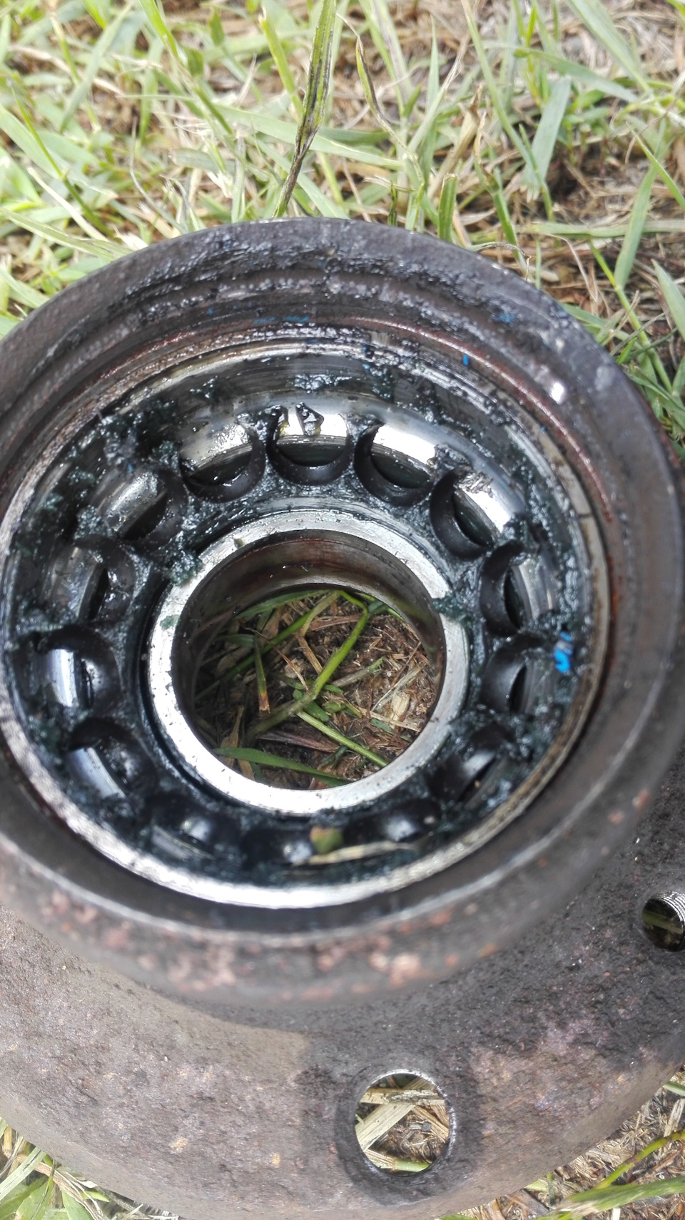 Шарики высыпались. — Lada 2114