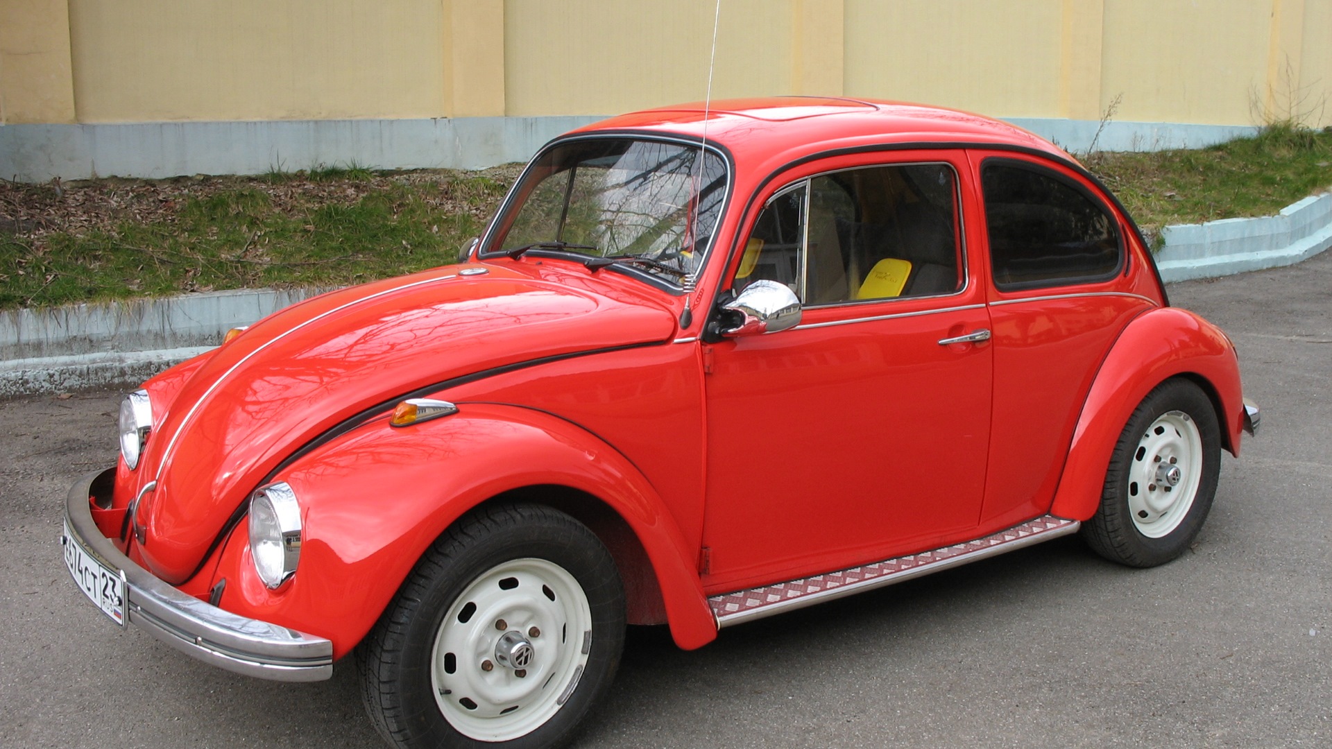 Советский жук. Фольксваген Жук 1984. Фольксваген жучок. Volkswagen жучок 1950. Машина жучок Битл.