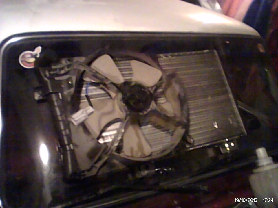 Установка радиатора 21213 + 2 ветилятора + зимний термостат и ПОЕХАЛИ ...