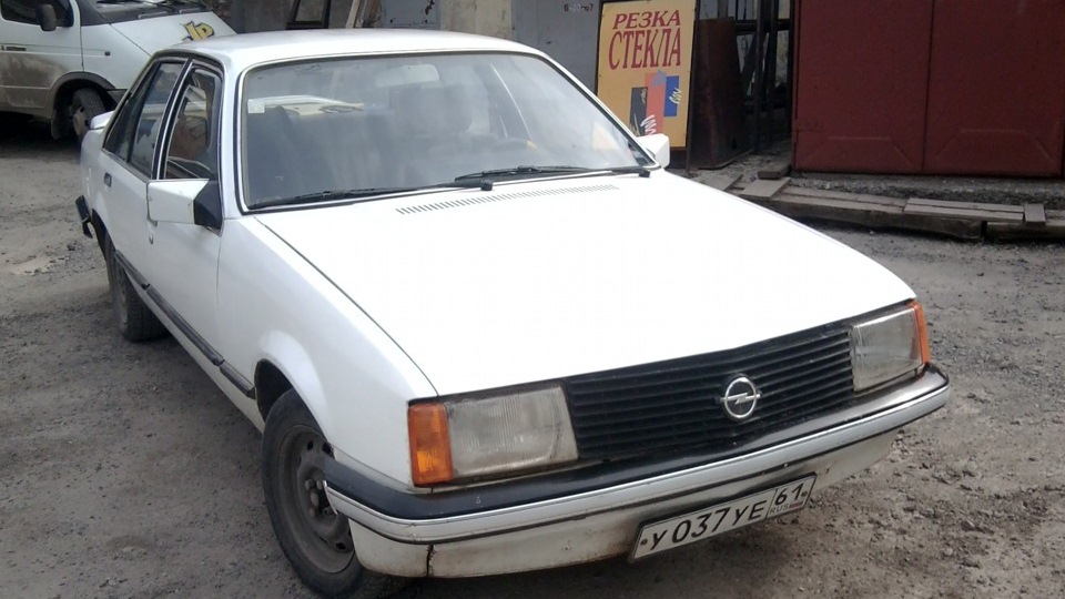 Opel Rekord 1982