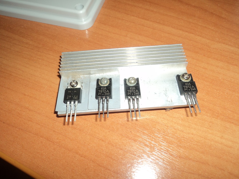 Стабилизаторы напряжения АГ, полосок и драйвер тока для ДХО в коробке ...