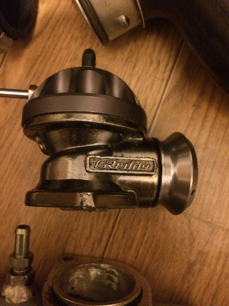 Сброс давления турбины. 4. Тройник для шлангов воздуха турбины subaru. 8т. Сброс давления турбины.