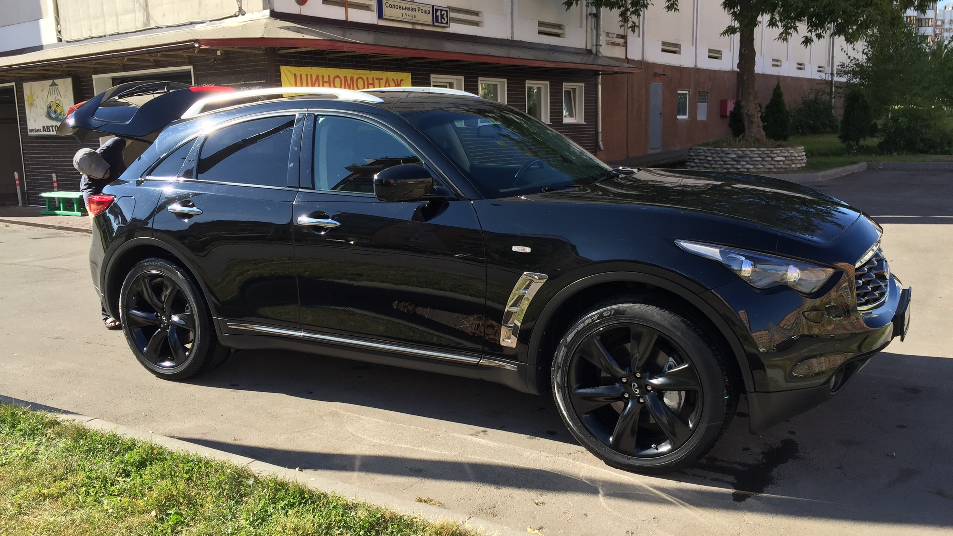 Infiniti FX Limited Edition r21