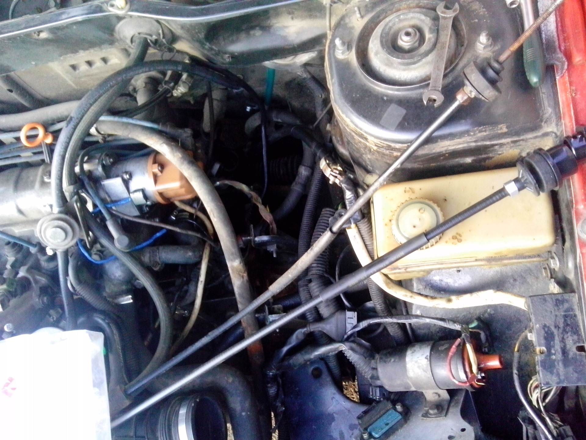 Замена троса сцепления. КПП BE1 — Peugeot 405, 1,9 л, 1988 года ...