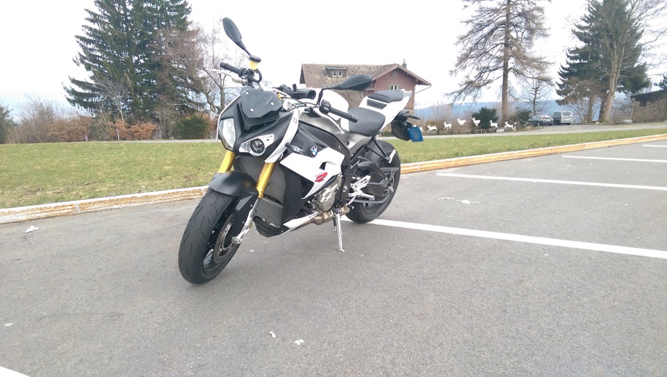 BMW s1000r hp4