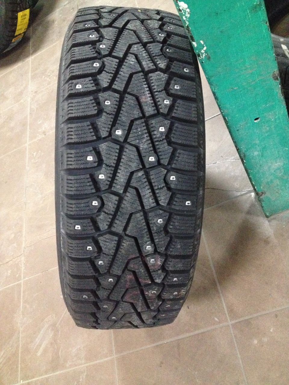 Пирелли айс зеро. Пирелли айс Зеро 195/60/15. Pirelli Winter Ice Zero. Pirelli Ice Zero 185/60 r15. Пирелли Winter Ice Zero.