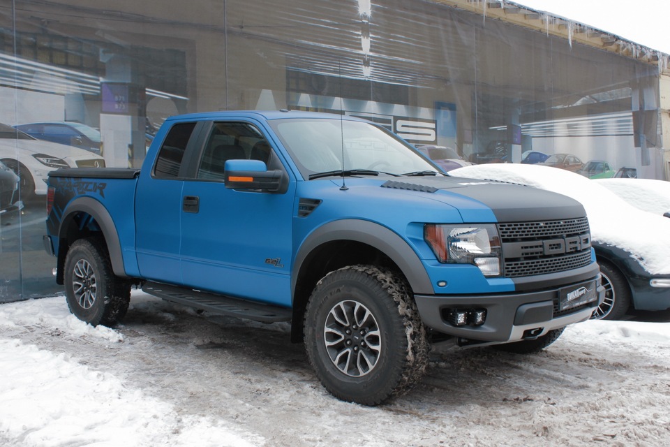 Ford f150 Raptor Blue