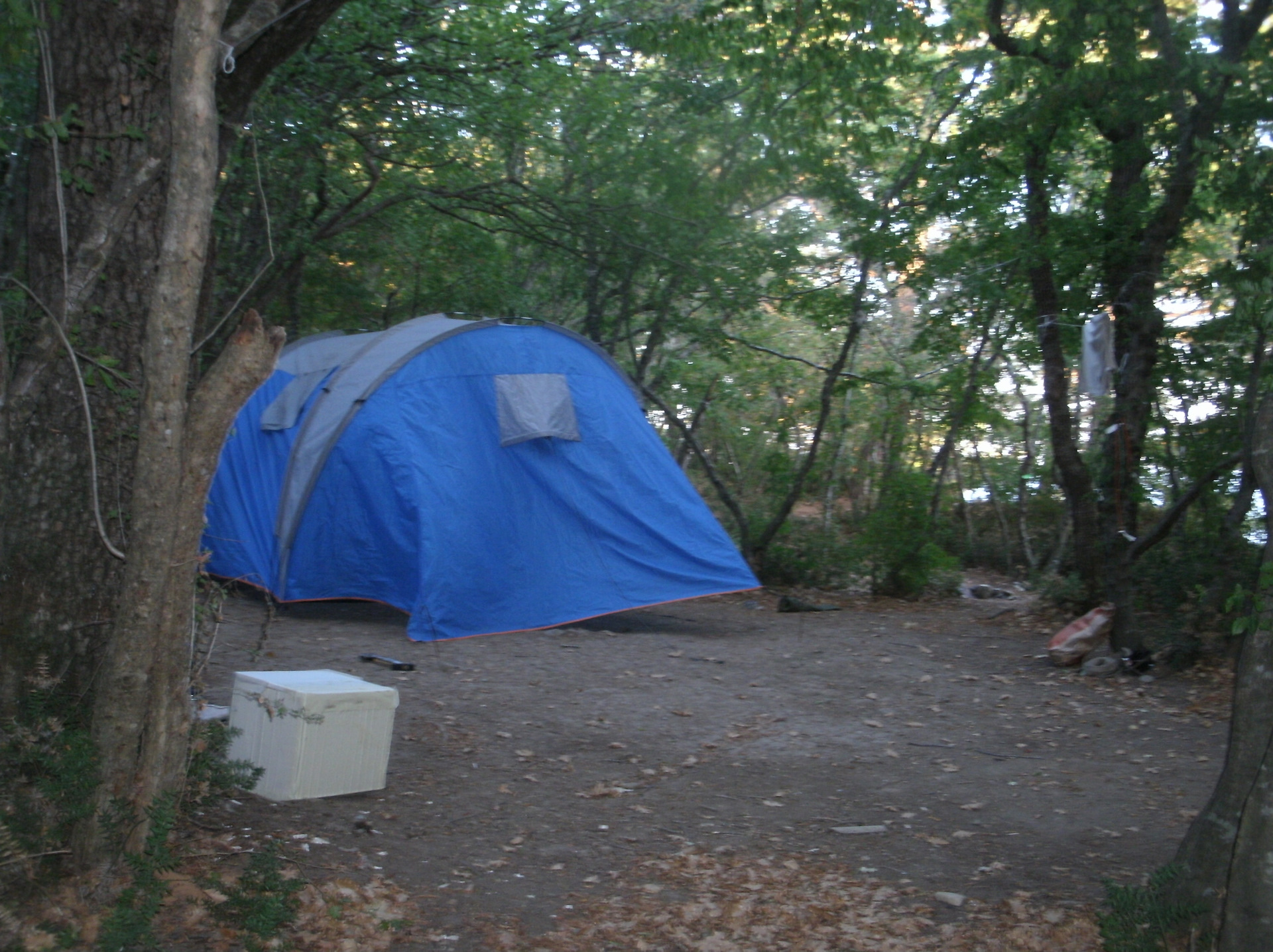 Где отдохнуть дикарем на черном. Малый утриш автокемпинг с палатками. Где отдохнуть дикарем на черном. Мыс айя автокемпинг. Где отдохнуть дикарем на черном.
