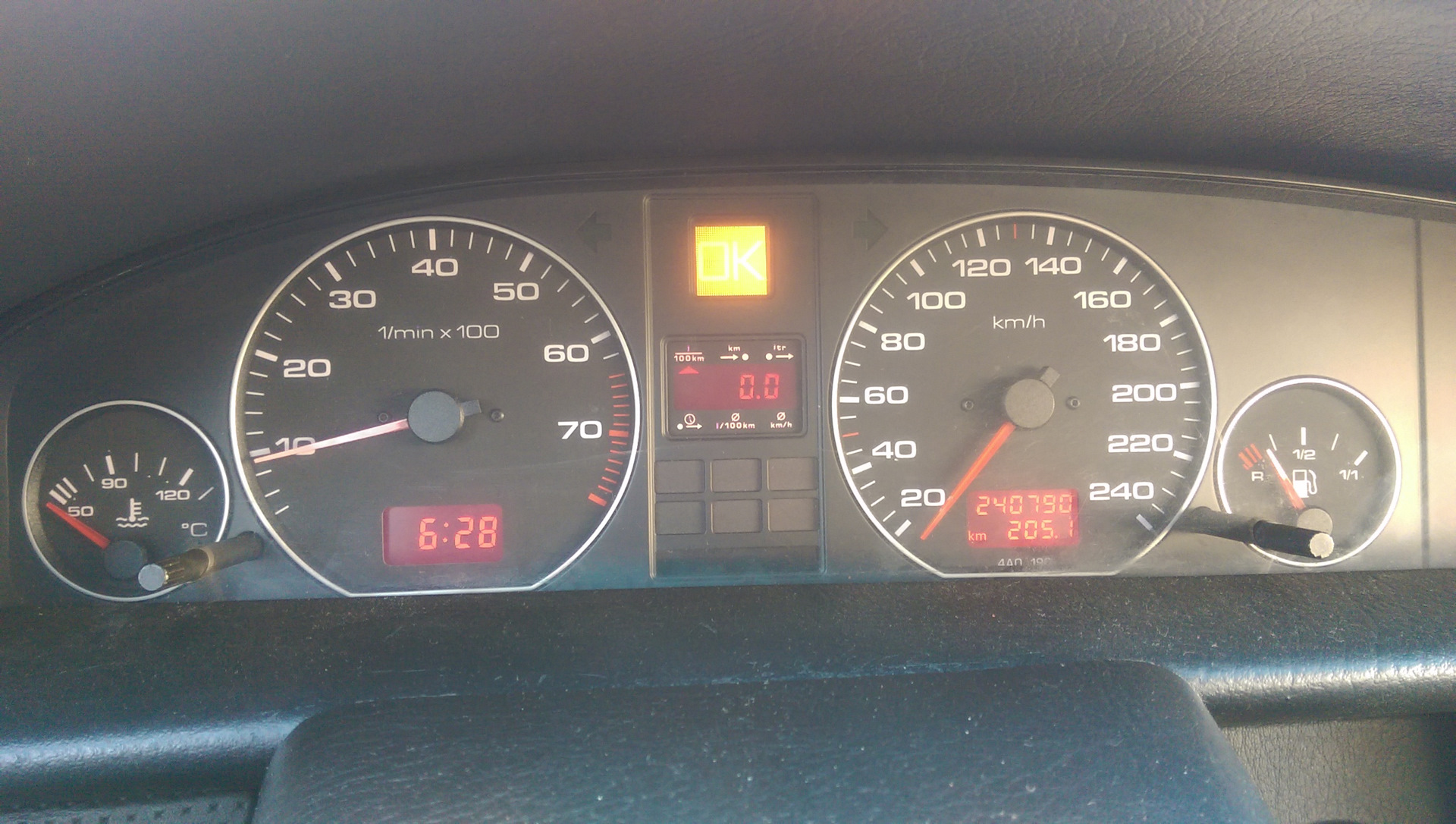 Бк ауди 100. Audi 80 b3 бортовой компьютер. Бк ауди 100. Бк ауди 100. Щиток приборов ауди 80 с бк и бск.