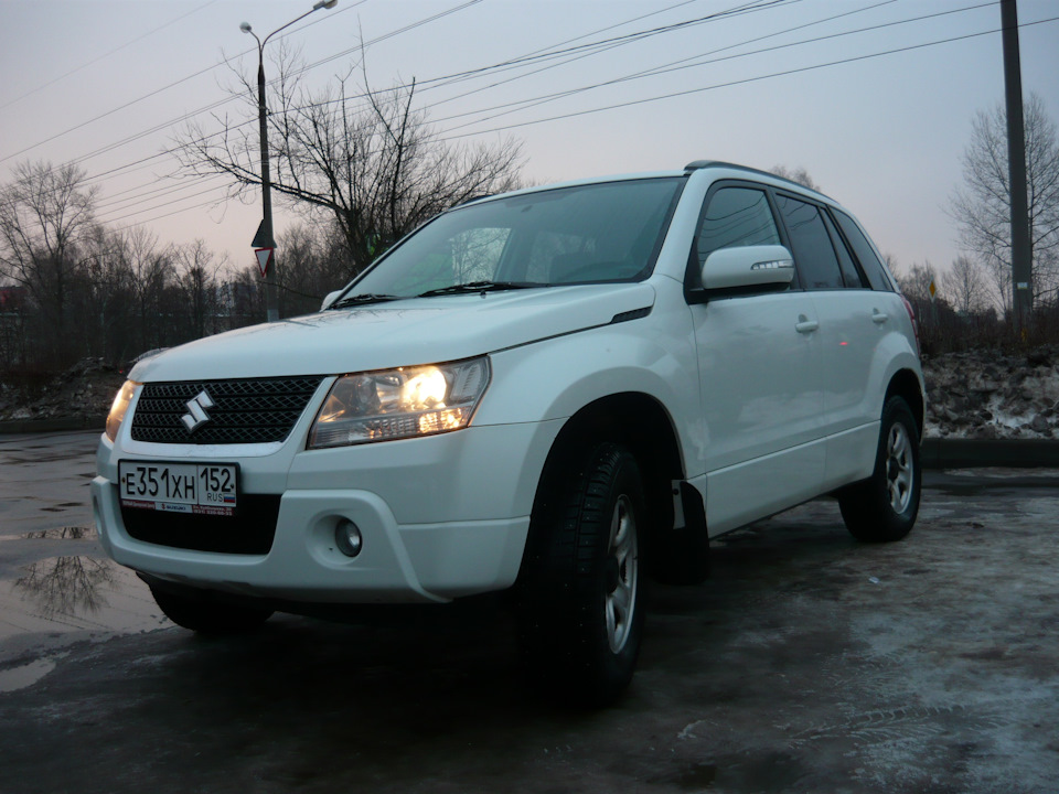 /Grand/ Vitara 2011. Suzuki Grand Vitara 2011 года цвет белый. Белый Сузуки Витара 2011г.