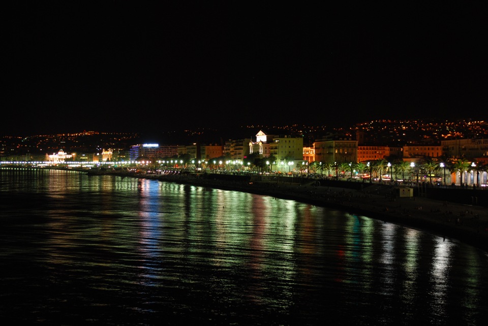 Ницца (провинция). Nice night. Ницца подсвеченная площадь. Ночная ницца. Город ницца калифорния.