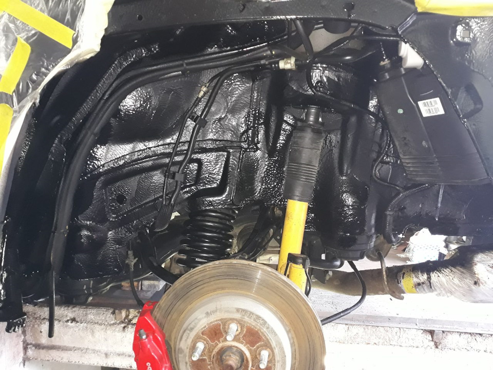 Доп. антикоррозиная обработка: днище готово, проливаем двери. Готовимся ...