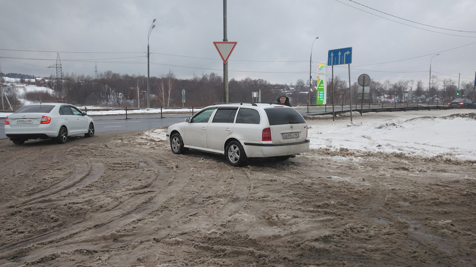Skoda Octavia Combi сарайко белоснежка 4х4