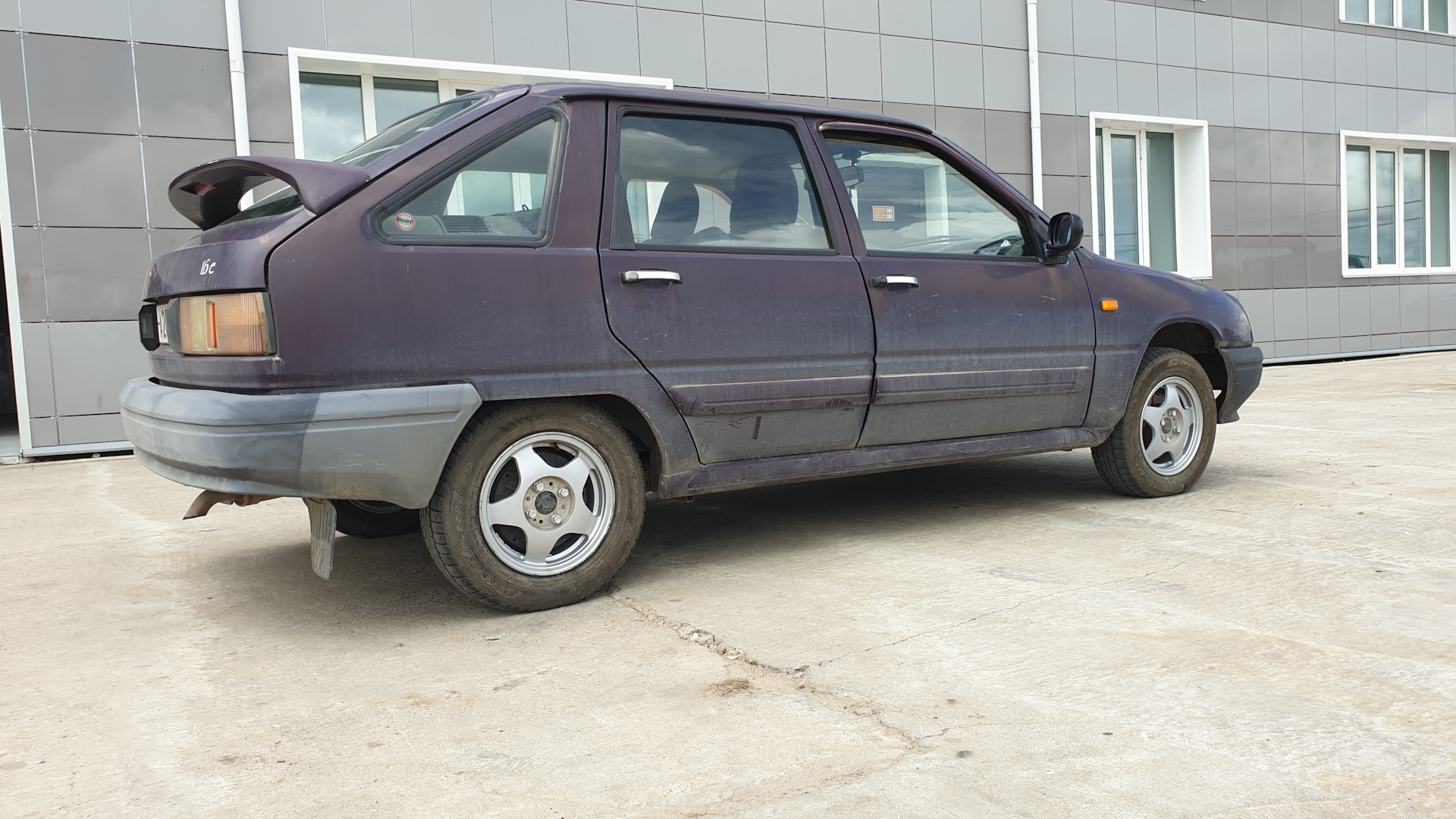 Магазин иж 2126. Какой привод у иж 2126-030. Москвич иж 2126. Иж 2126-030. Иж 21 26 фото.