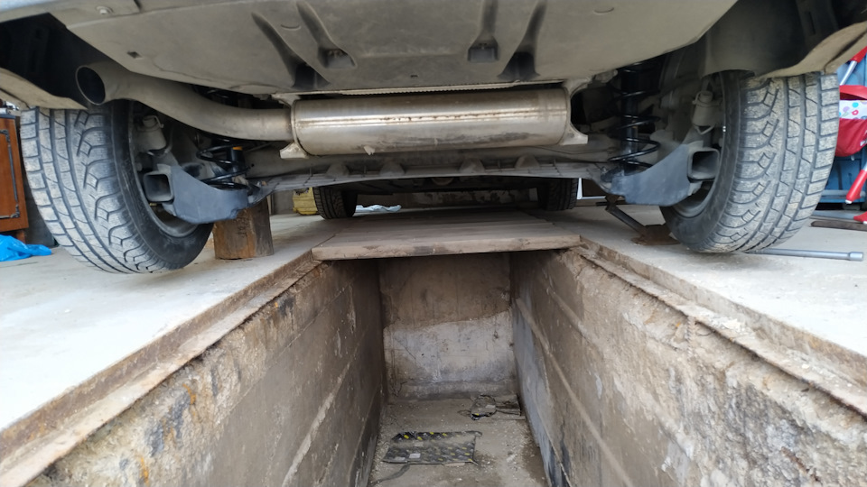 Замена задних пружин лагуна 3 — Renault Laguna III, 1,5 л, 2011 года ...