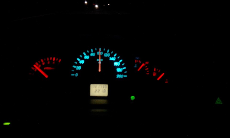 Поменял подсветку панели приборов)) — DRIVE2