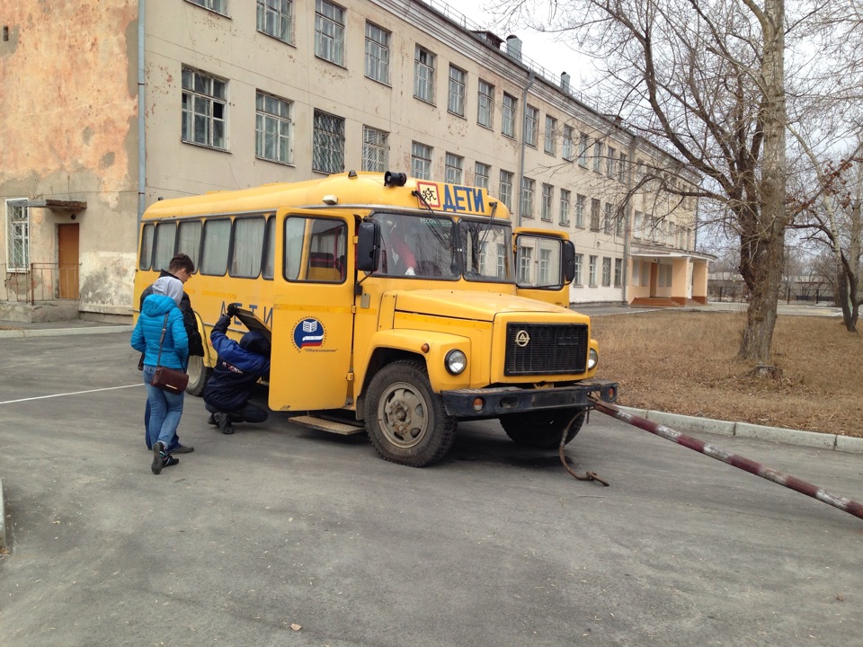 Буксировка пациента на стационар — КаВЗ 397653 школьный, 4,3 л, 2006 ...