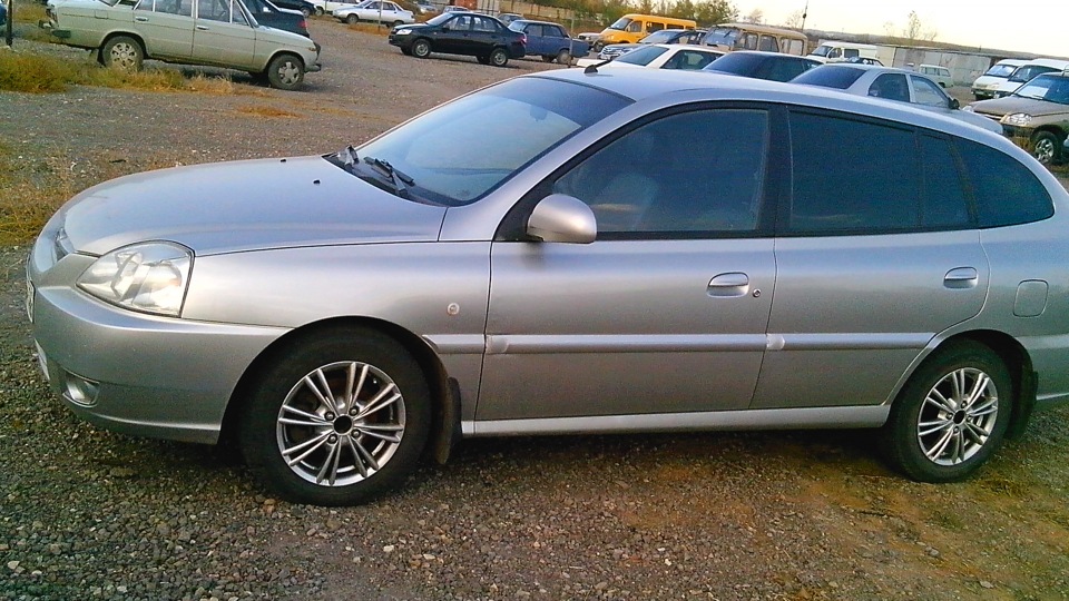 KIA Rio 5-door 1.5  97л.с