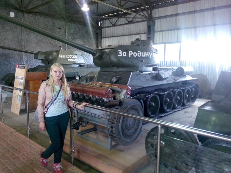 Кубинский вк. Катя Кубинка танковый музей сувенирка. Покатушки в Кубинке на танке. Ищу работу в Кубинке.
