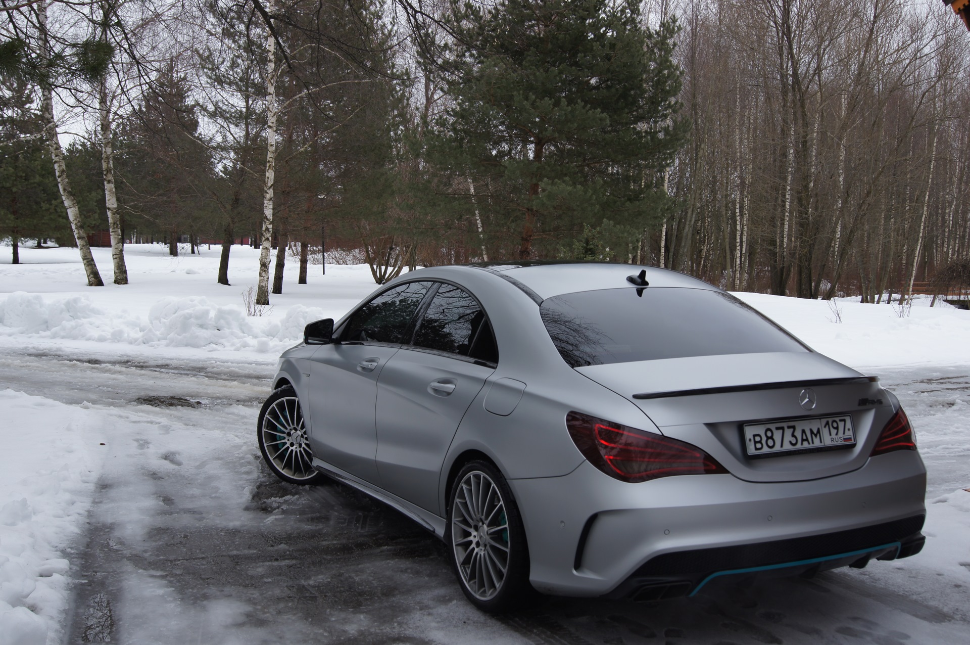 Mercedes Benz CLA за рулем