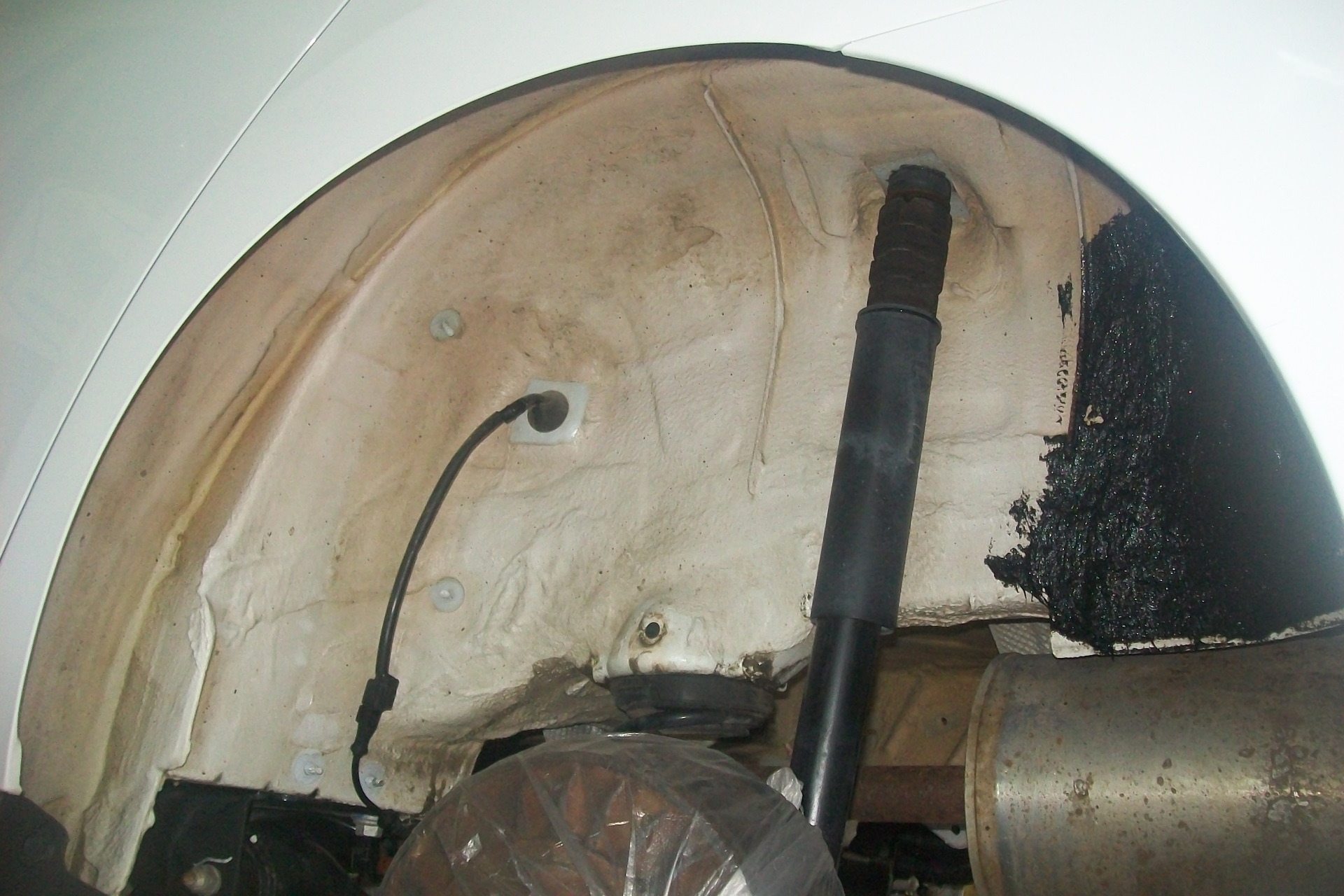 Жидкие подкрылки и шумоизоляция днища — Nissan Almera V (G11/15), 1,6 л ...