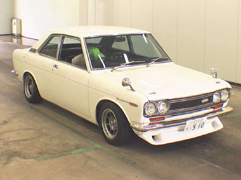 Старые авто из японии. Японские машины старые модели. Масла на японские старые машины. Белые старые японские машины. Старая японская машина apero.