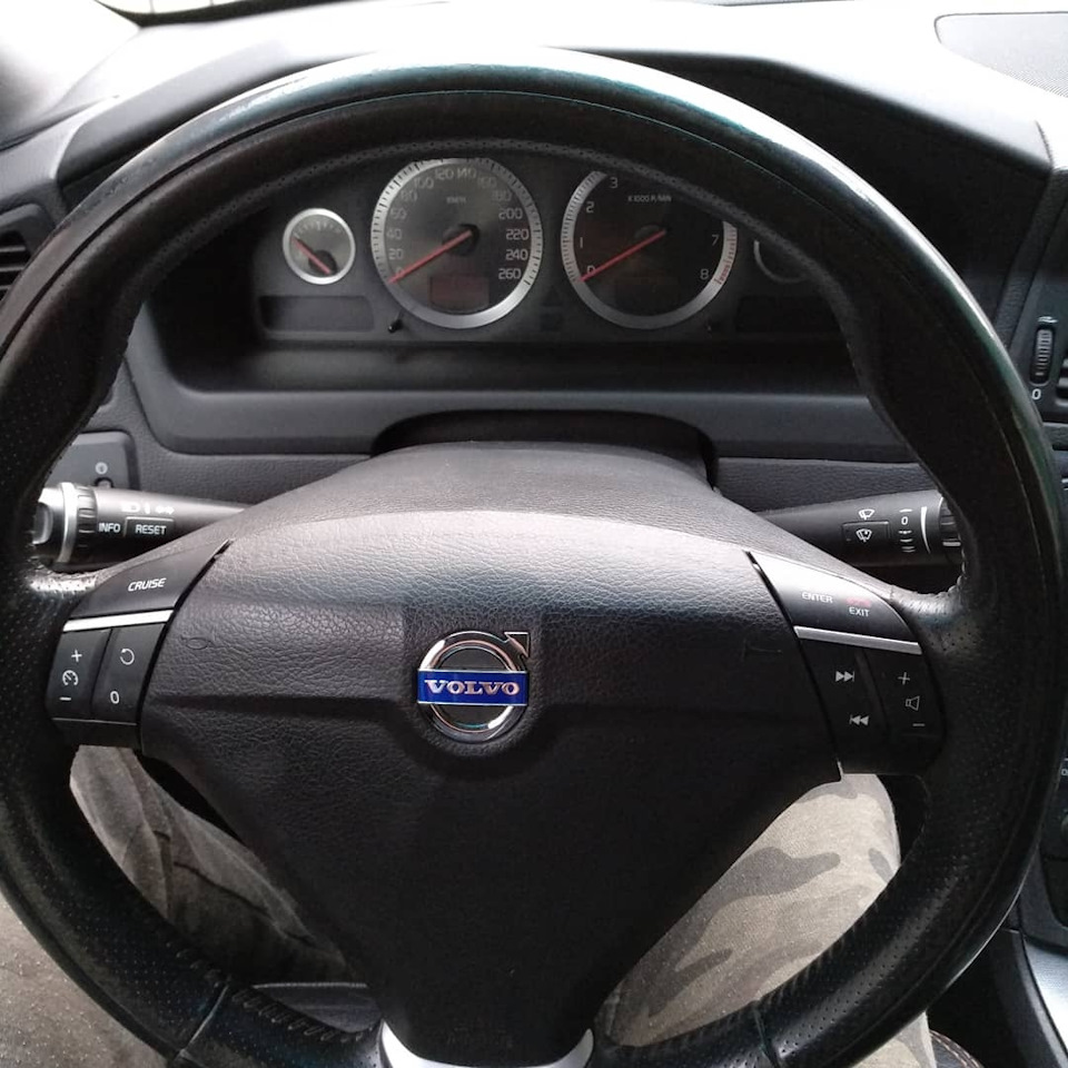 Кнопки на руле volvo s60