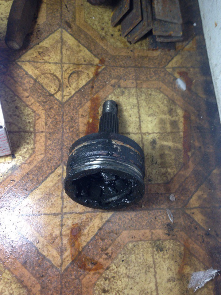 Замена наружной гранаты ШРУС — Lada 2115, 1,6 л, 2011 года | своими ...