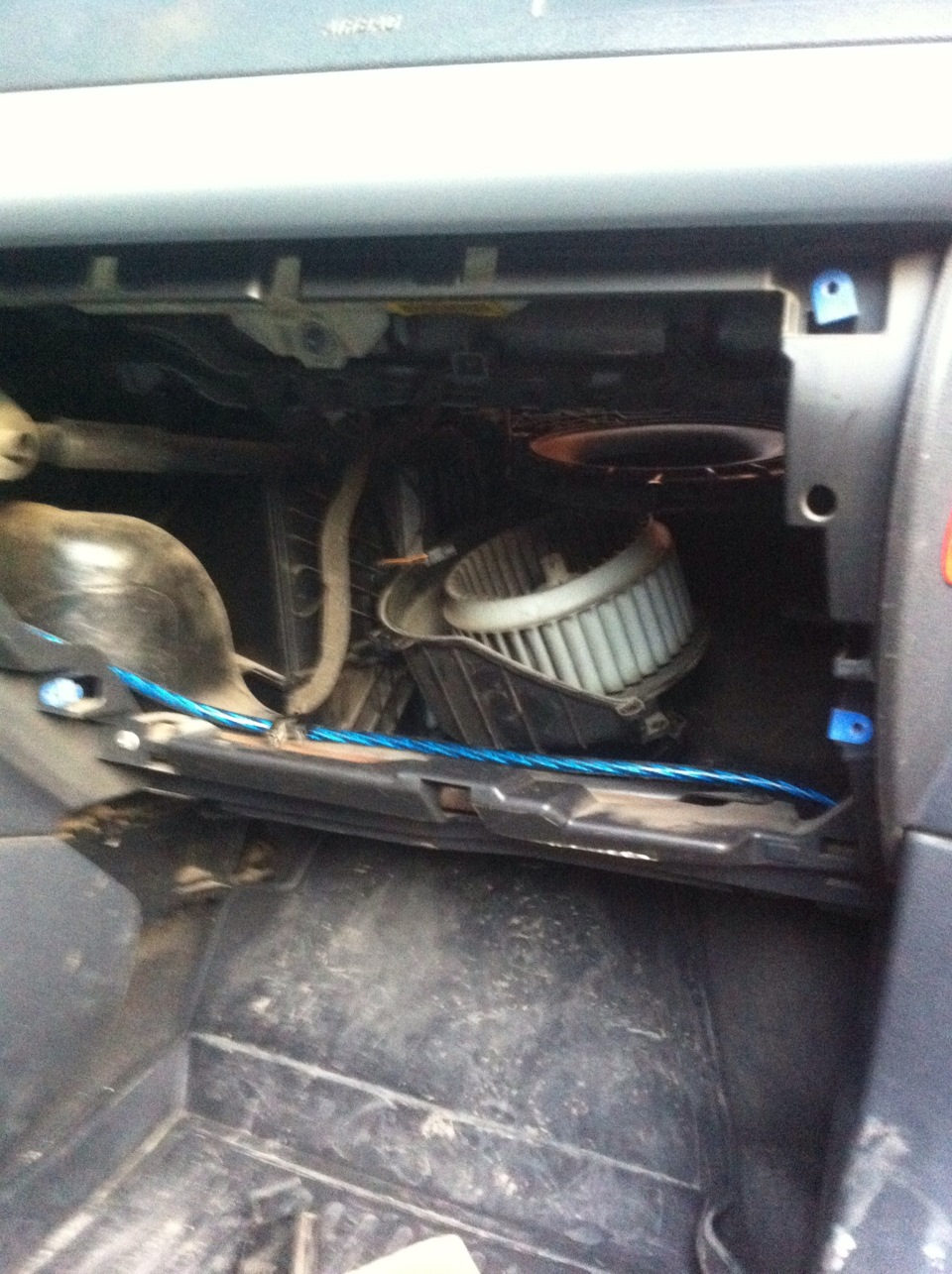 Заслонка рециркуляции — Opel Astra H GTC, 1,6 л, 2007 года | своими ...