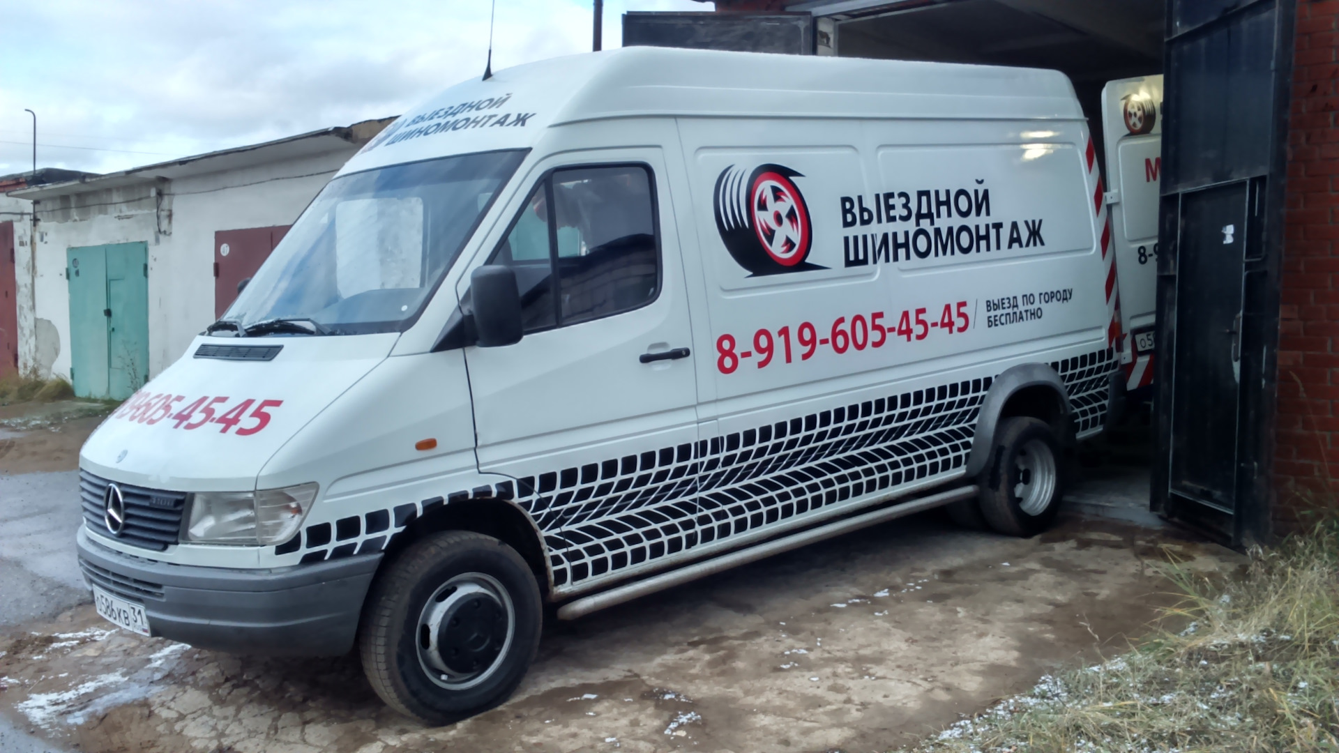 Mercedes-Benz Sprinter (1G) 2.9 дизельный 1997 | Белый 2,9 OM 602 122л.с.  на DRIVE2