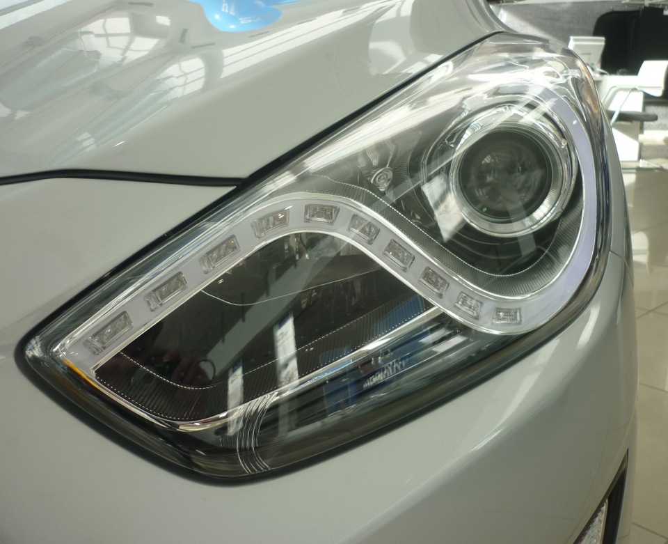 Дхо ай 40. Дхо в поворотники hyundai i30. Дхо ай 40. Hyundai i40 черные фары. Солярис с дхо i 40.