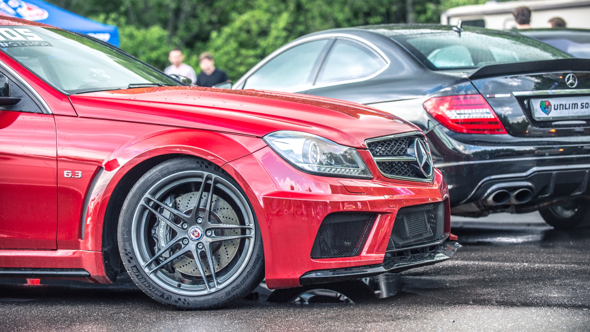 Сильно c. Обвес c63 AMG w204. Mercedes c 63 204 спорт. C63 в обвесе. C63 Speakers.