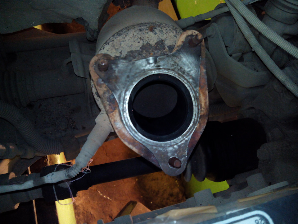 5 литра. Прокладка под катализатор вортекс эстина. Ремонтный фланец приемной трубы фольксваген гольф 4. Прокладка катализатора чери тигго т11. 3-2.