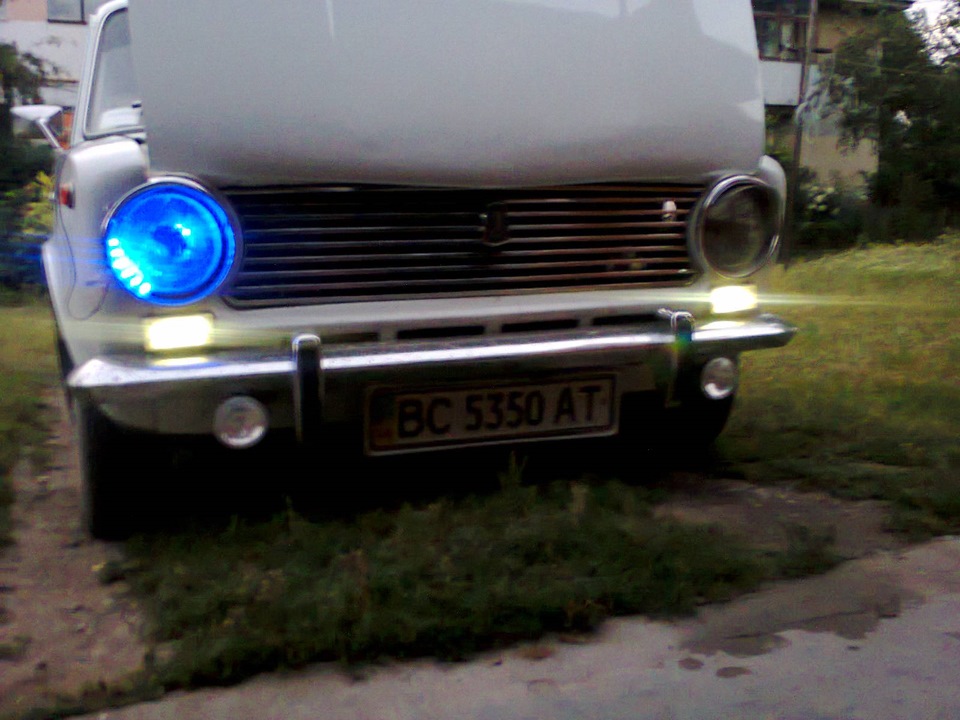 Диоды в фары — Lada 2101, 1,3 л, 1974 года | аксессуары | DRIVE2