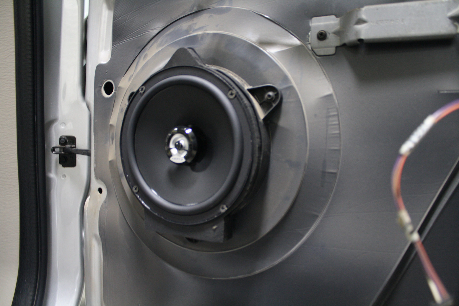 замена штатной аудиосистемы. Bmw 118i штатные динамики. Mazda 3 bk штатная акустика. замена штатной аудиосистемы. кия церато 2 штатная акустика.